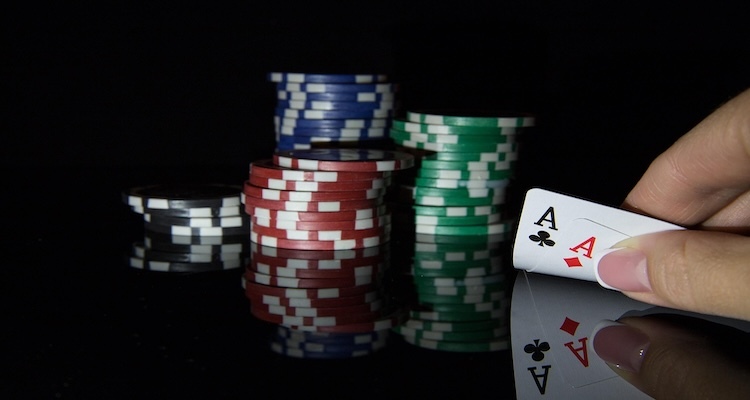 Best Mobile Poker Apps in the UK for Football Lovers